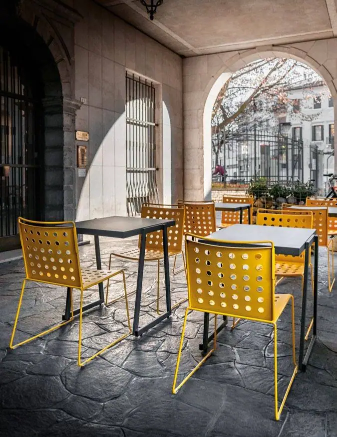 THE ITALIAN BAR
